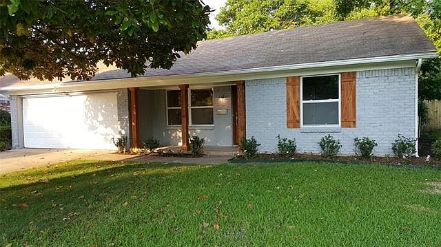 1st image of 1004 N Cottonwood Dr