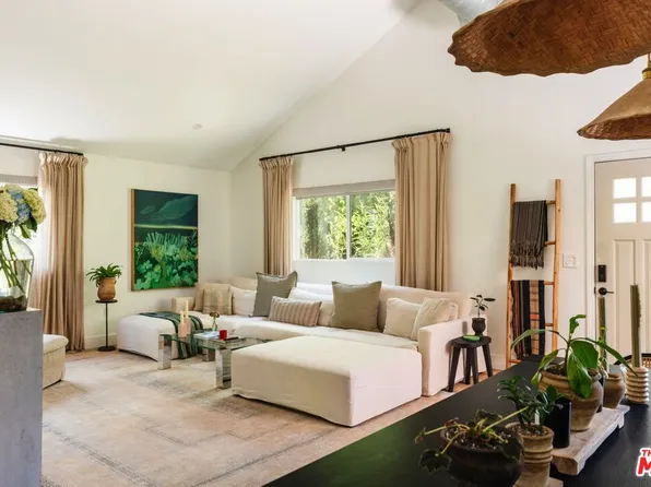 420 N Benton Way, Los Angeles, CA 90026