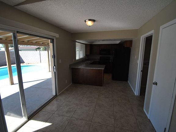 5th image of 2043 W Village Dr