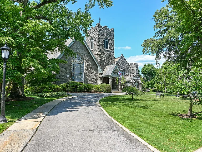 11 Maple Ave — Photo 49