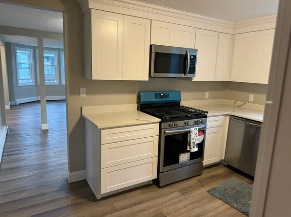 28-30 Ferndale St Unit 3, Dorchester Center, MA 02124