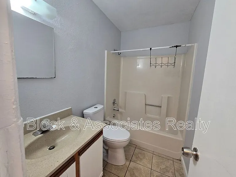 2710 Ingram Rd #H — Photo 8