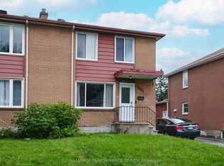 2423 Clementine Blvd, Ottawa, ON K1V 8E1