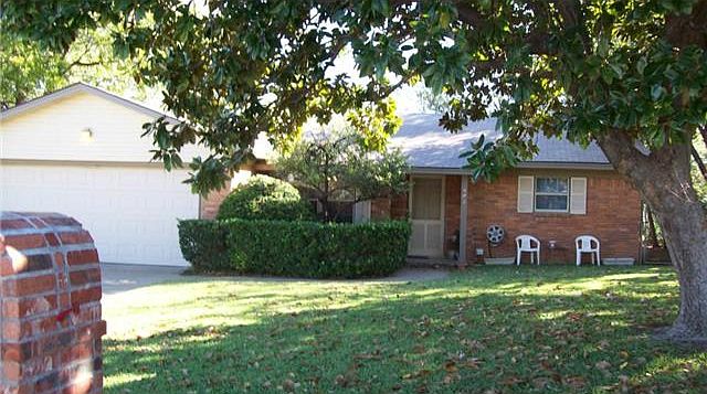 1st image of 802 NE 4th Ave