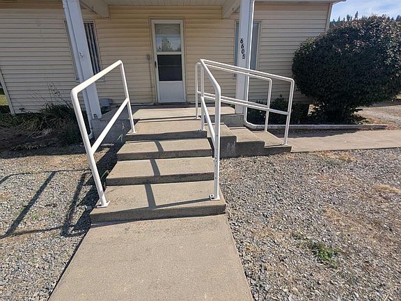 3rd image of 6605 Fry St