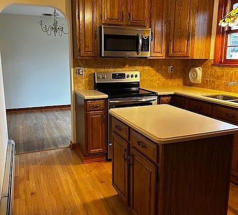 5th image of 3225 Shelton Ave
