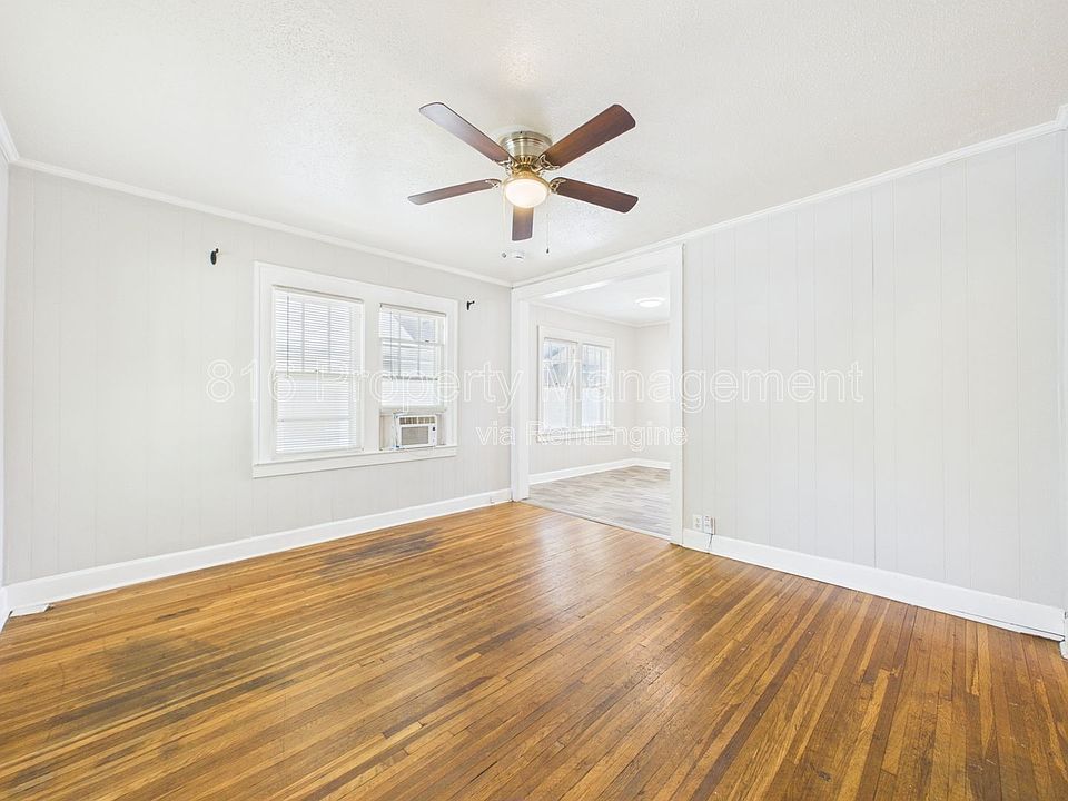 1st image of 2205 E 59th St