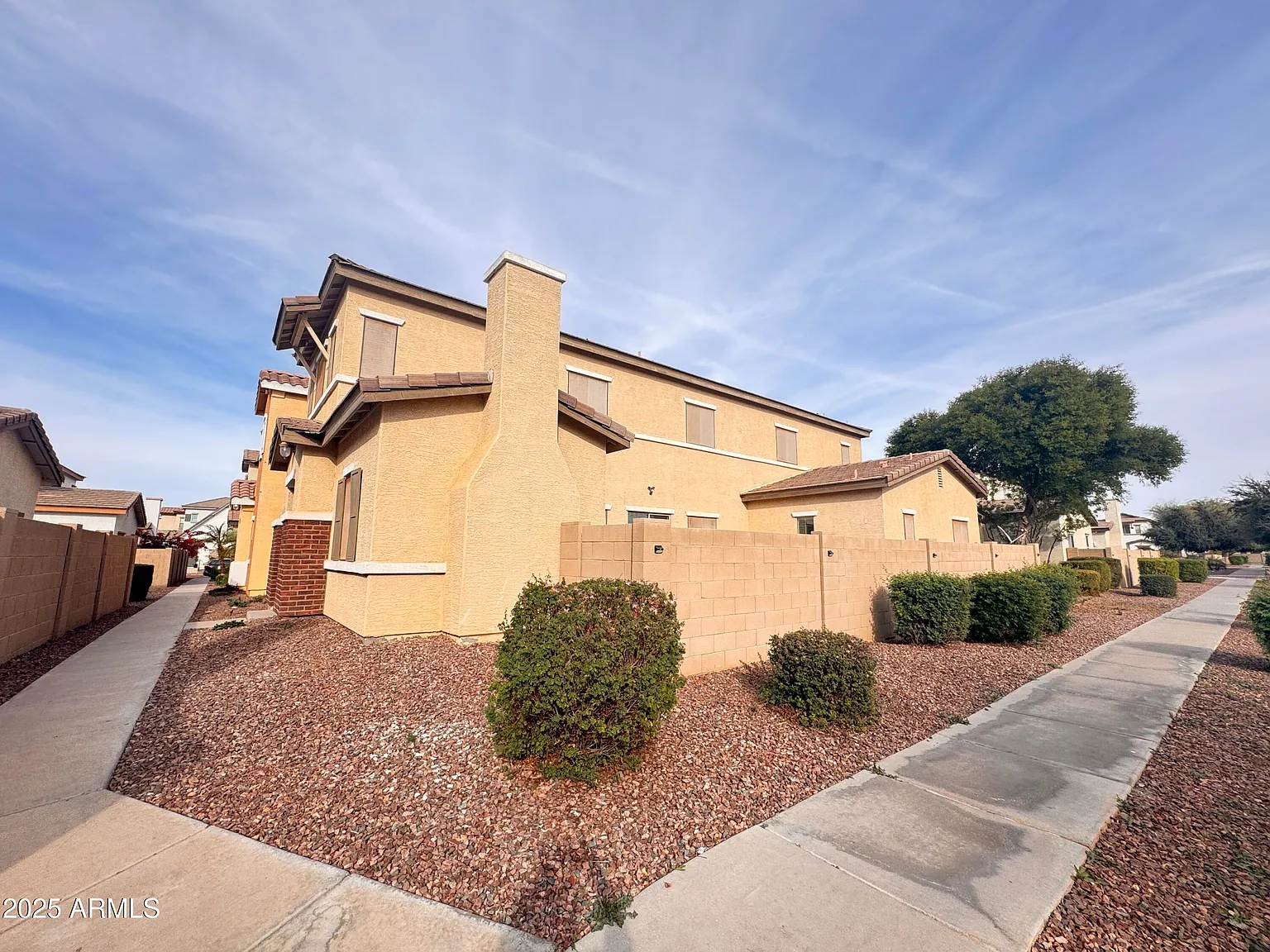 4 bed, 3.0 bath, 2292 sqft, $2,250 — Photo 4