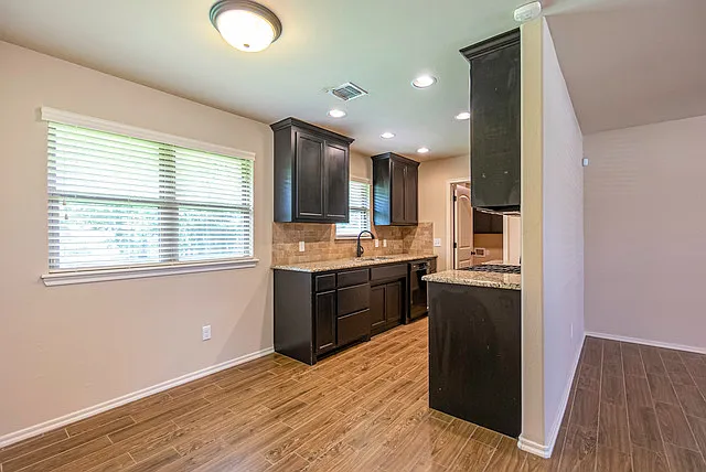 741 N Dallas Ave — Photo 10