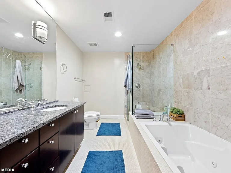 353 W Chicago Ave #4E — Photo 10