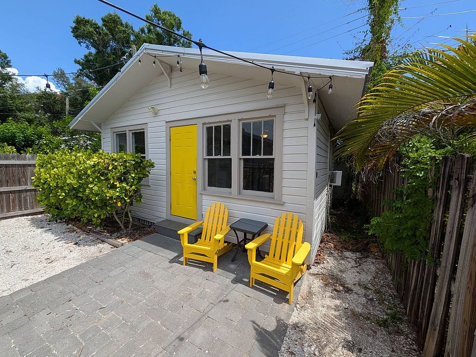 1st image of 2562 Loma Linda St #R