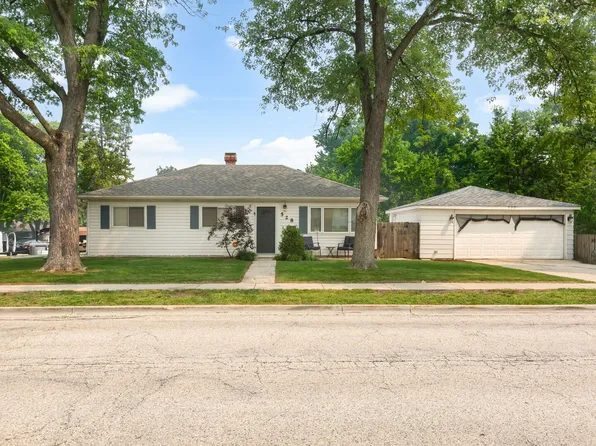 528 W Crystal St, Mundelein, IL 60060