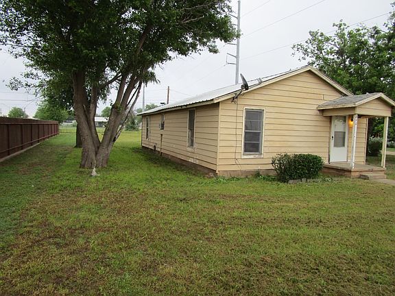 2nd image of 800 N Powers St