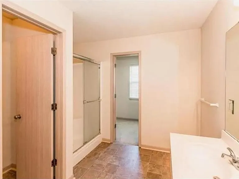 8035 N Lawn Ave — Photo 10