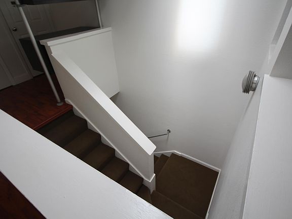 4th image of 110 Broderick St APT 8