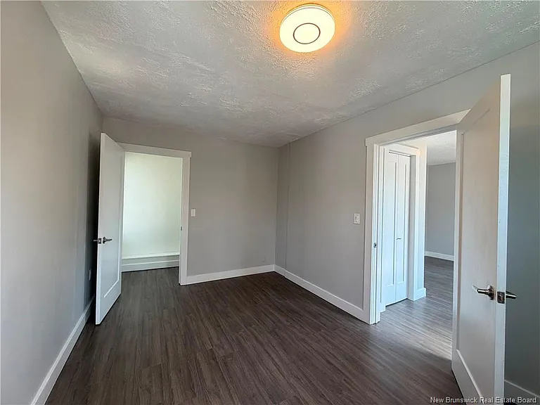 91 Purdy Ave — Photo 2