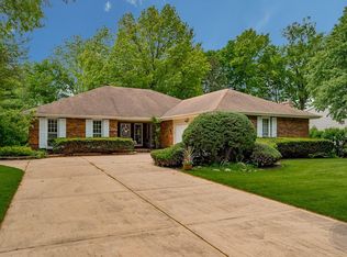 1204 E Gartner Rd, Naperville, IL 60540