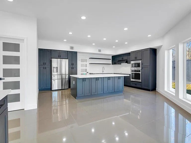 12564 Memorial Dr — Photo 17