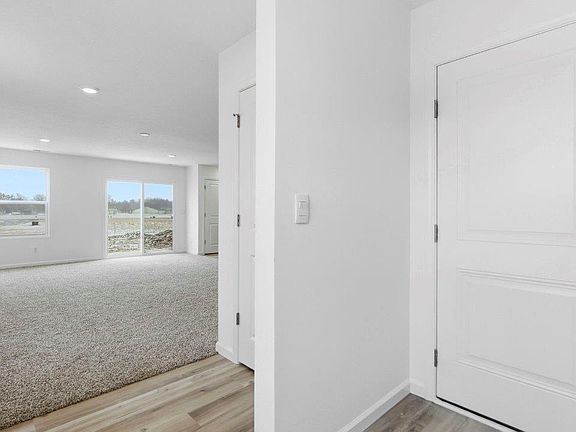 4th image of 1301 Greencastle Dr