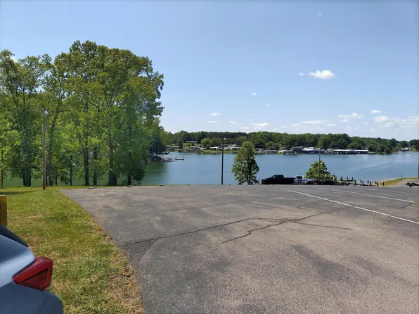21 Jefferson Dock Rd, Penhook, VA 24137