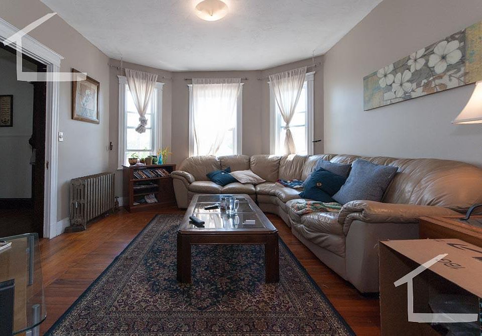 1st image of 65 Hobart St #3