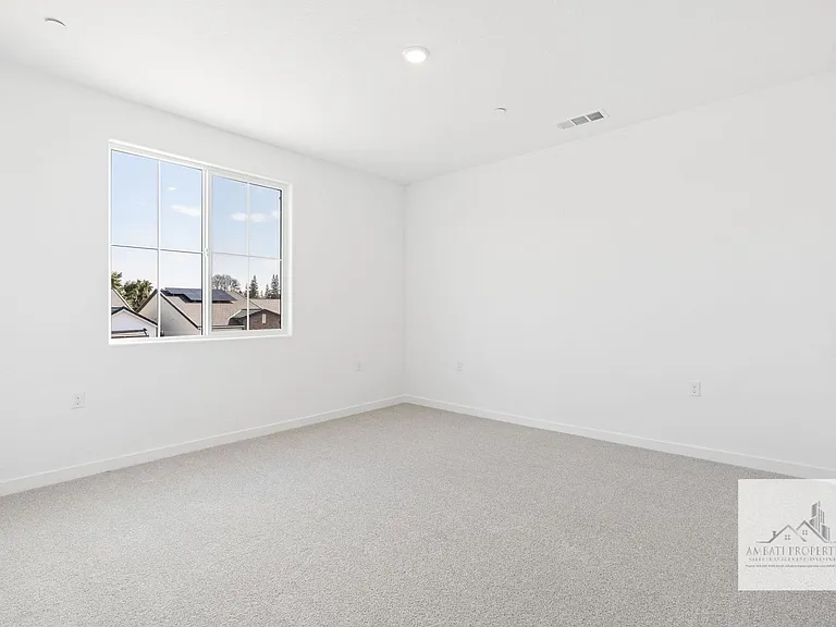 2272 N Duke Ave — Photo 10