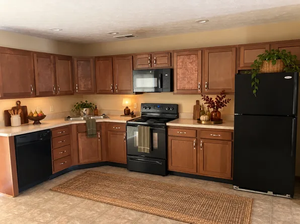 1046 Laurel Tree Ct, Troy, OH