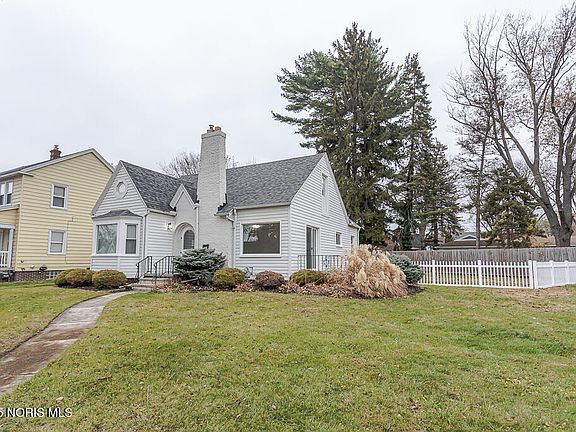 3rd image of 2220 Beaufort Ave