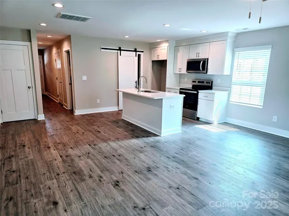 2014 Crown Point Dr #2008-B, Albemarle, NC 28001