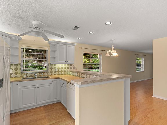 2nd image of 100 SPRING LAKE Drive #107