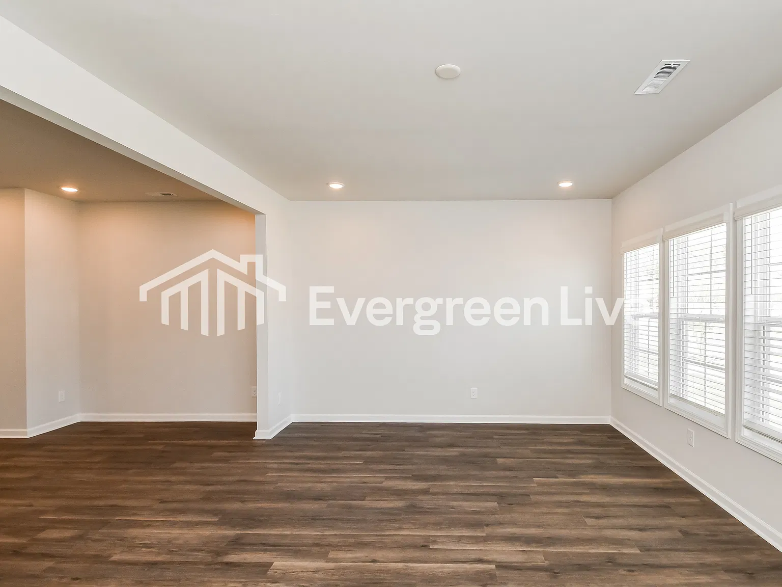 3 bed, 3.5 bath, 1879 sqft, $1,995 — Photo 4