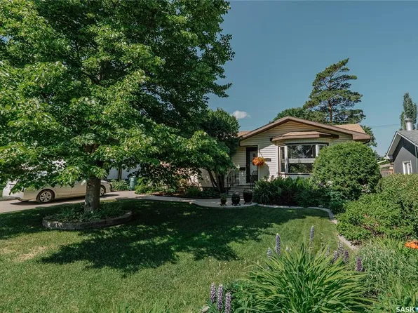2704 Preston AVENUE S, Saskatoon, SK S7J 2G6