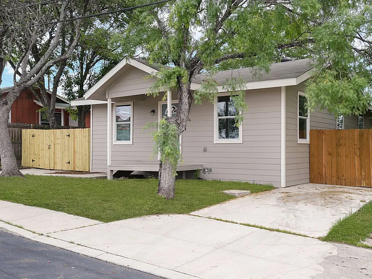 1326 Ervin St — Photo 5
