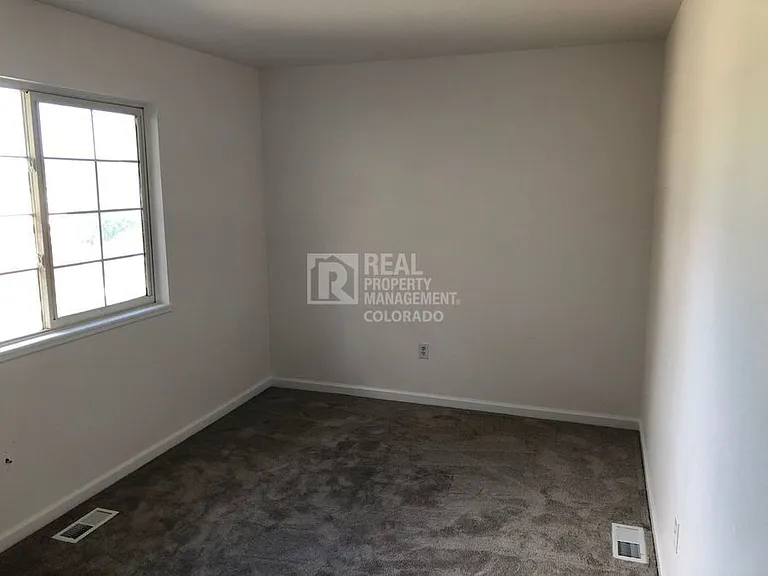 1014 Artemis Cir — Photo 13