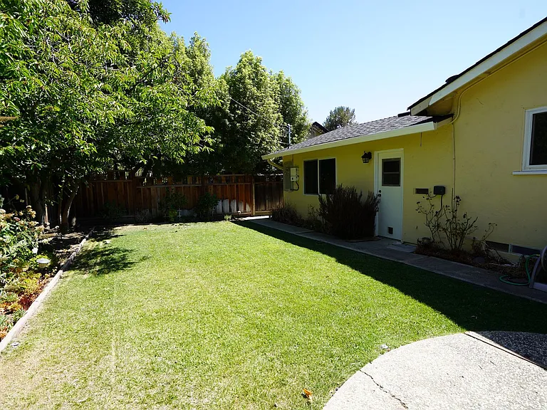 1185 Countess Ct — Photo 26