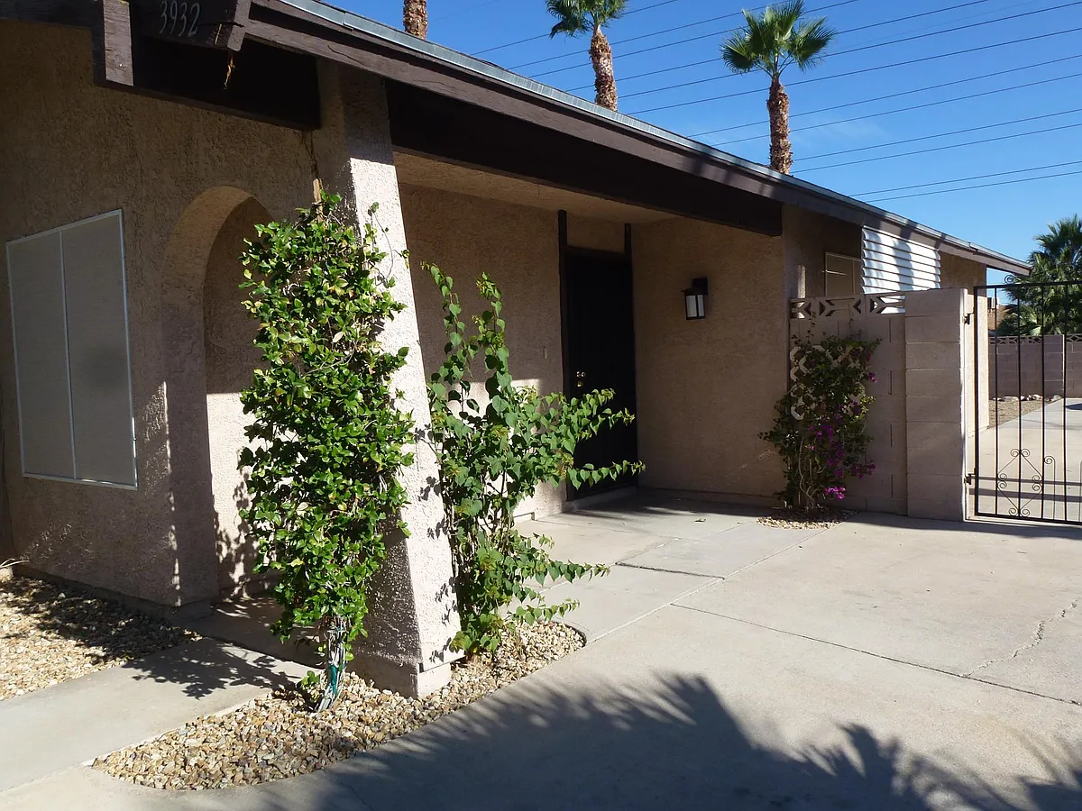 Building Photo - 3932 Vista Largo Dr