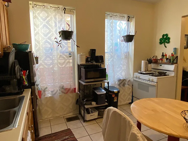 1310 N Artesian Ave #1R — Photo 6