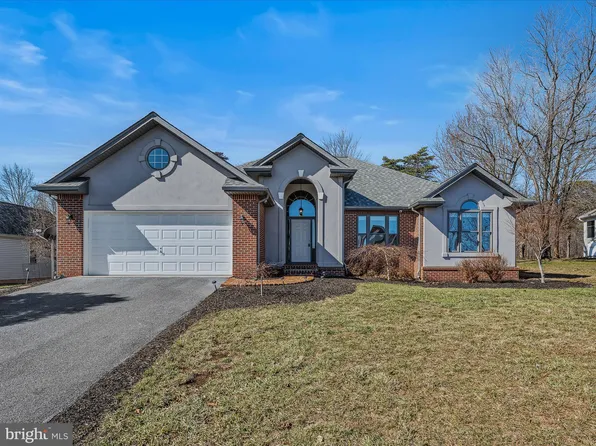 506 Peace Pipe Ln, Hedgesville, WV 25427