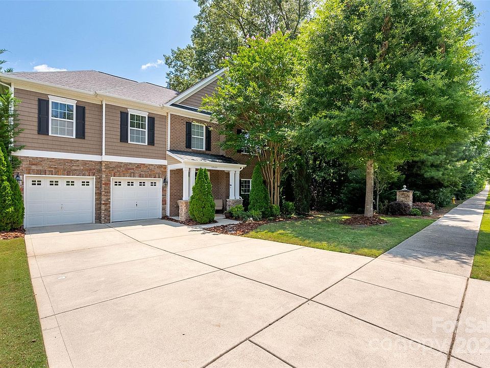 セ*ナ様 house on the hill セ*ナ様 house on the hill The Oak Hill Avenue Houses - Architect