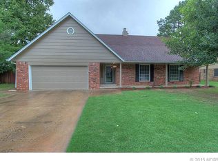 809 N Forest Pl, Jenks, OK 74037