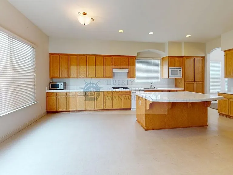 833 Branding Iron St — Photo 9