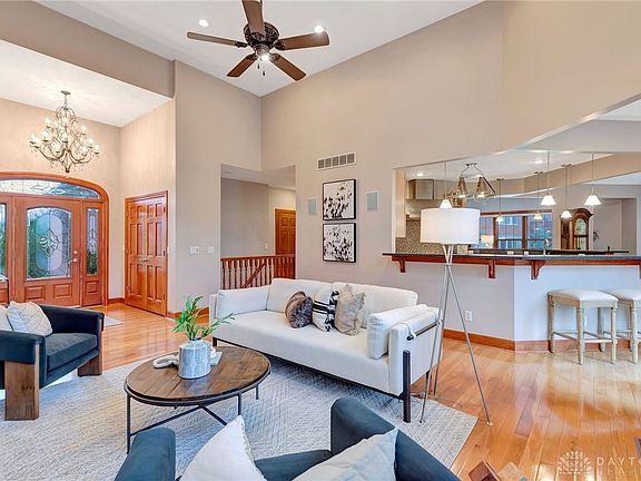 3rd image of 4323 Brighton Ln