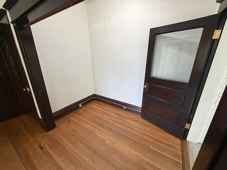 Jefferson Apartments — Photo 10