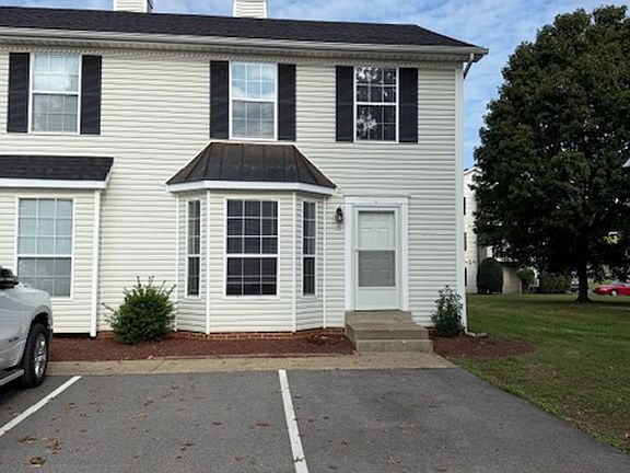 2nd image of 1305 Sun Way APT D