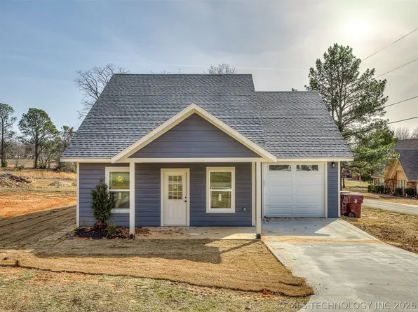 1879 Rockford Drive Dr, Eufaula, OK 74432