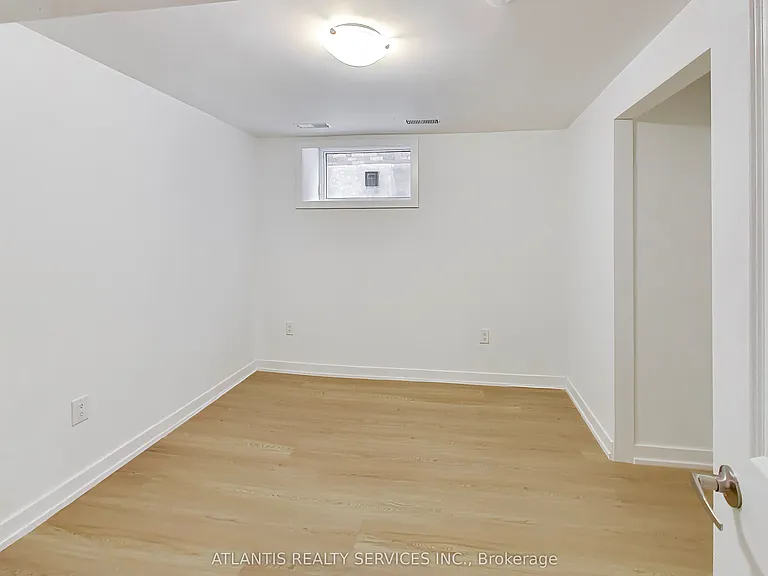 681 Dovercourt Rd #4 — Photo 9