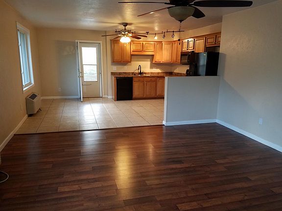 Living room/ Kitchen