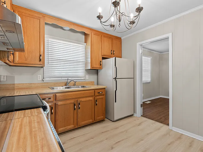 209 Oak Dr — Photo 10