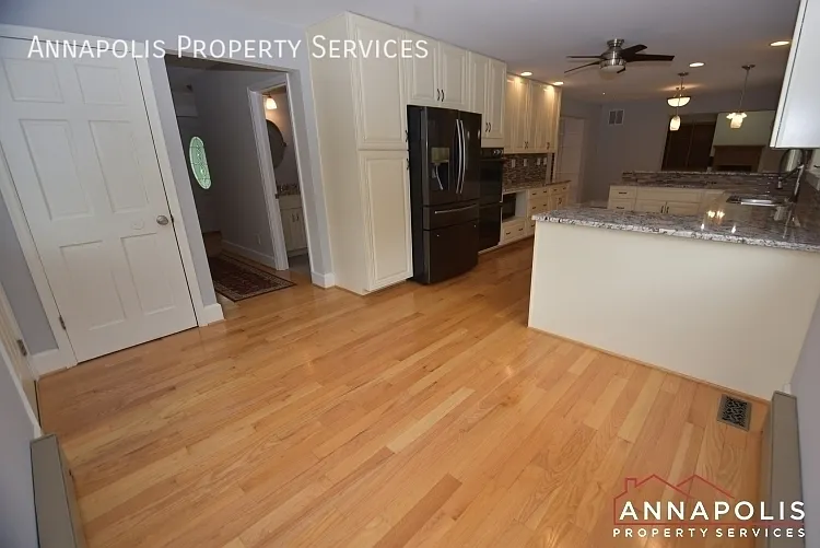 7809 Locust Wood Rd — Photo 11