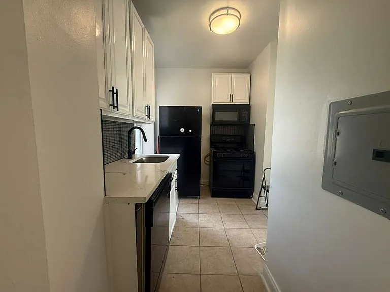 14 Olean Ave #4A — Photo 3